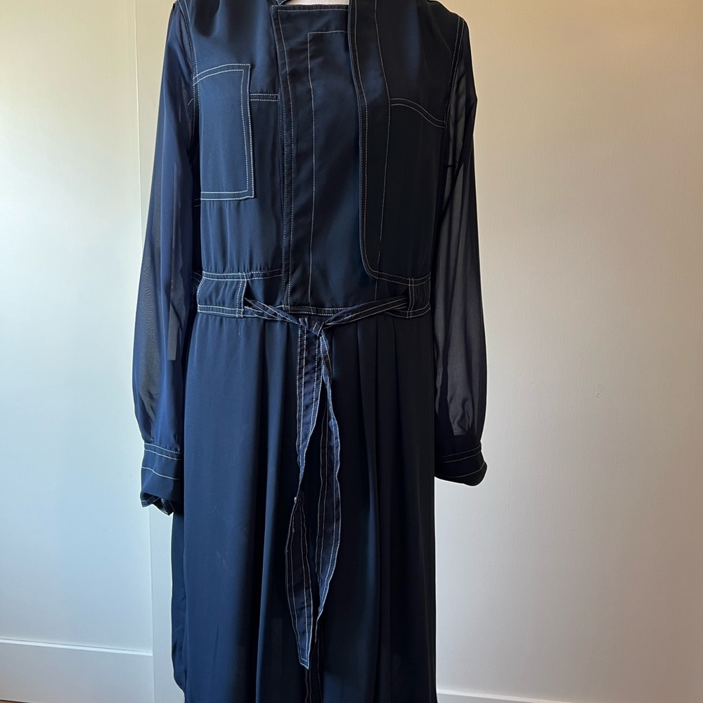 Simply Vera - Vera Wang, navy blue dress - or dress, blouse worn with leggings.
